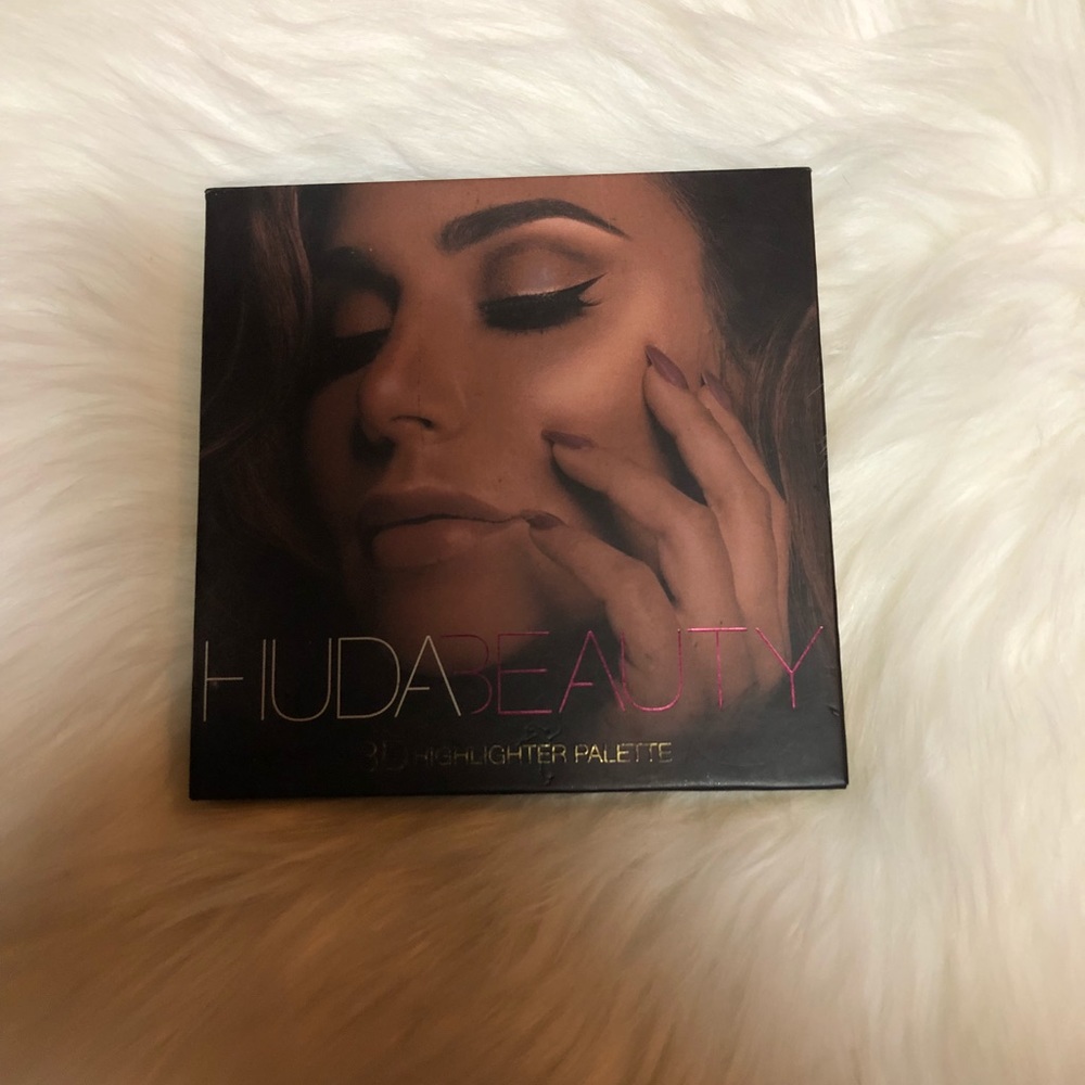 Huda Beauty 3D Highlighter Palette